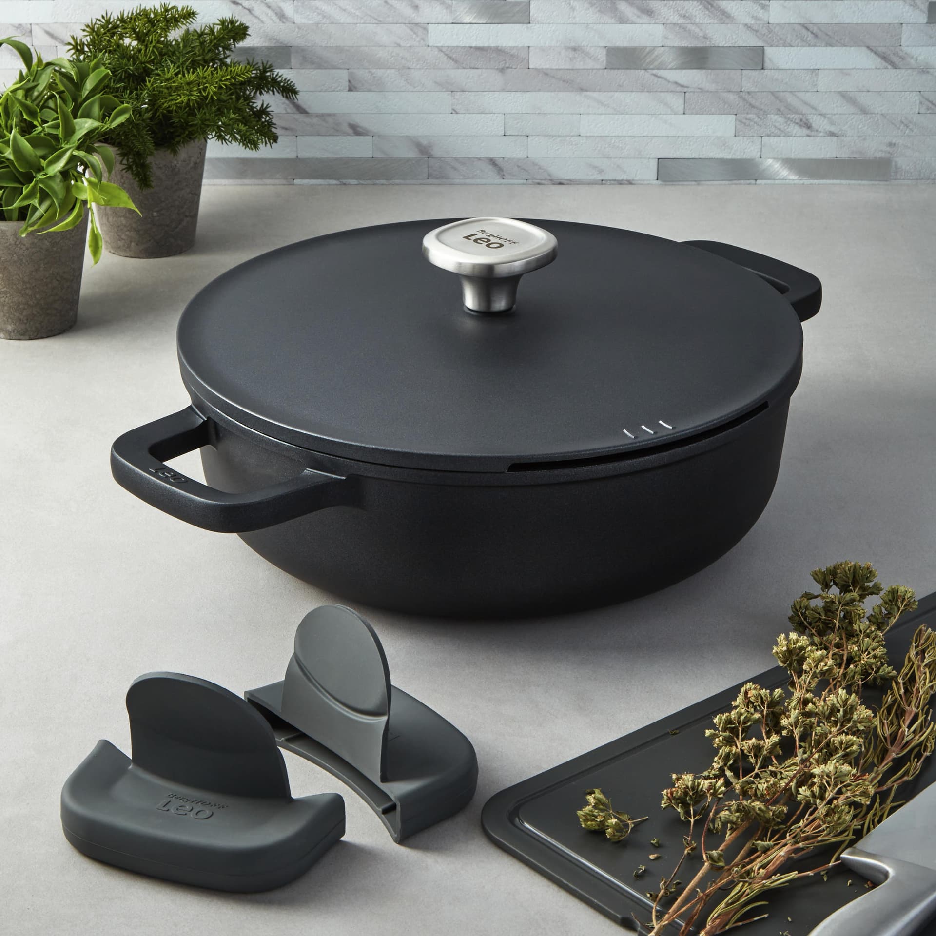 Phantom Ceramic Non-Stick Recycled Cast Aluminum 11" Cov Saute Pan 5Qt.