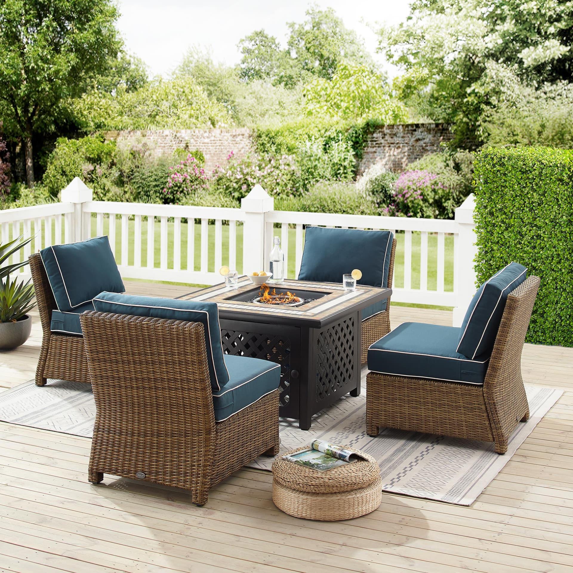 Bradenton 5Pc Outdoor Wicker Conversation Set W/Fire Table