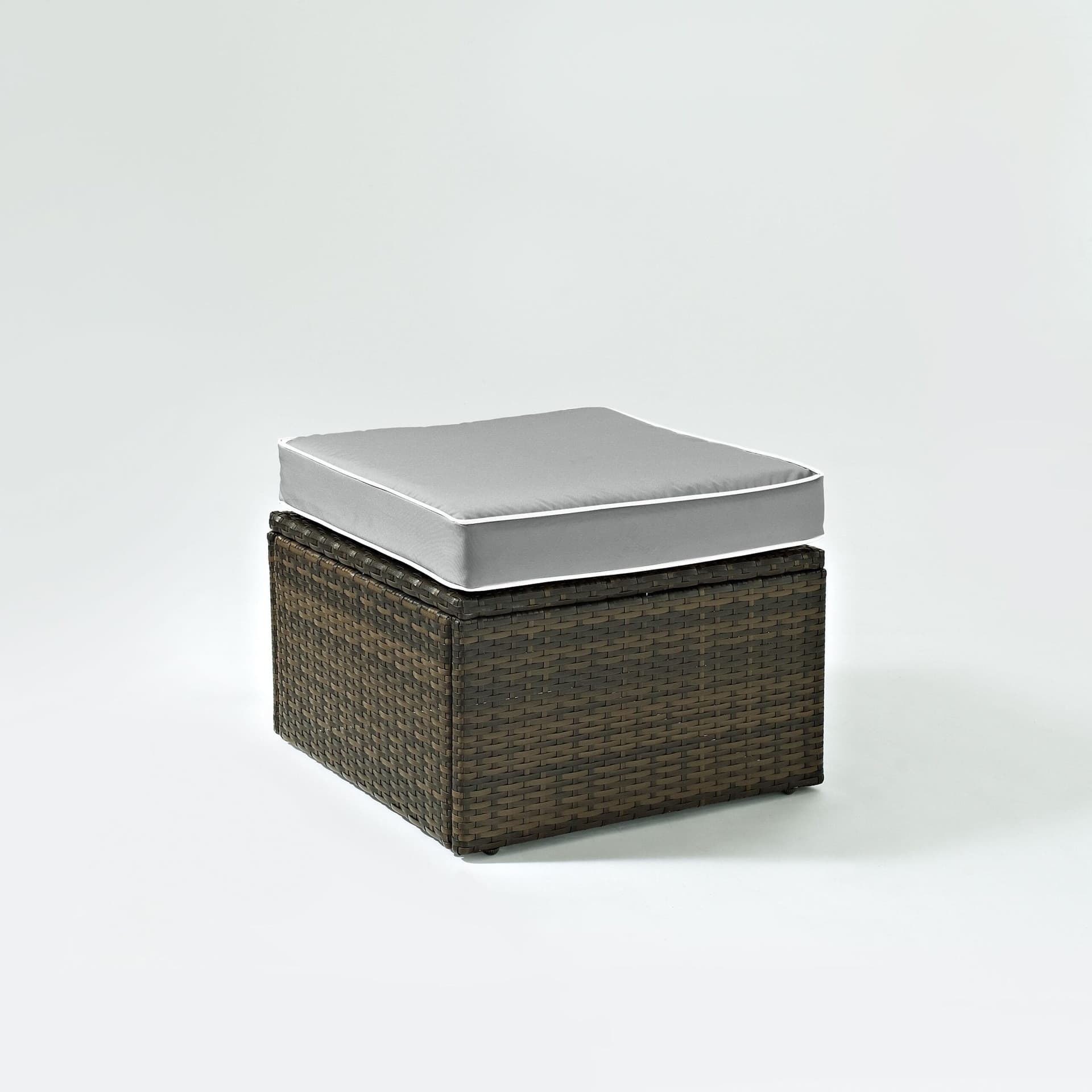 Palm Harbor Wicker Outdoor Ottoman