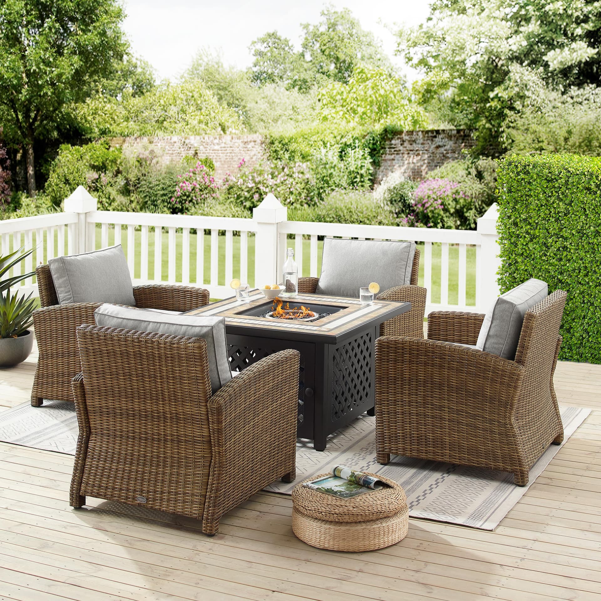 Bradenton 5Pc Outdoor Wicker Conversation Set W/Fire Table