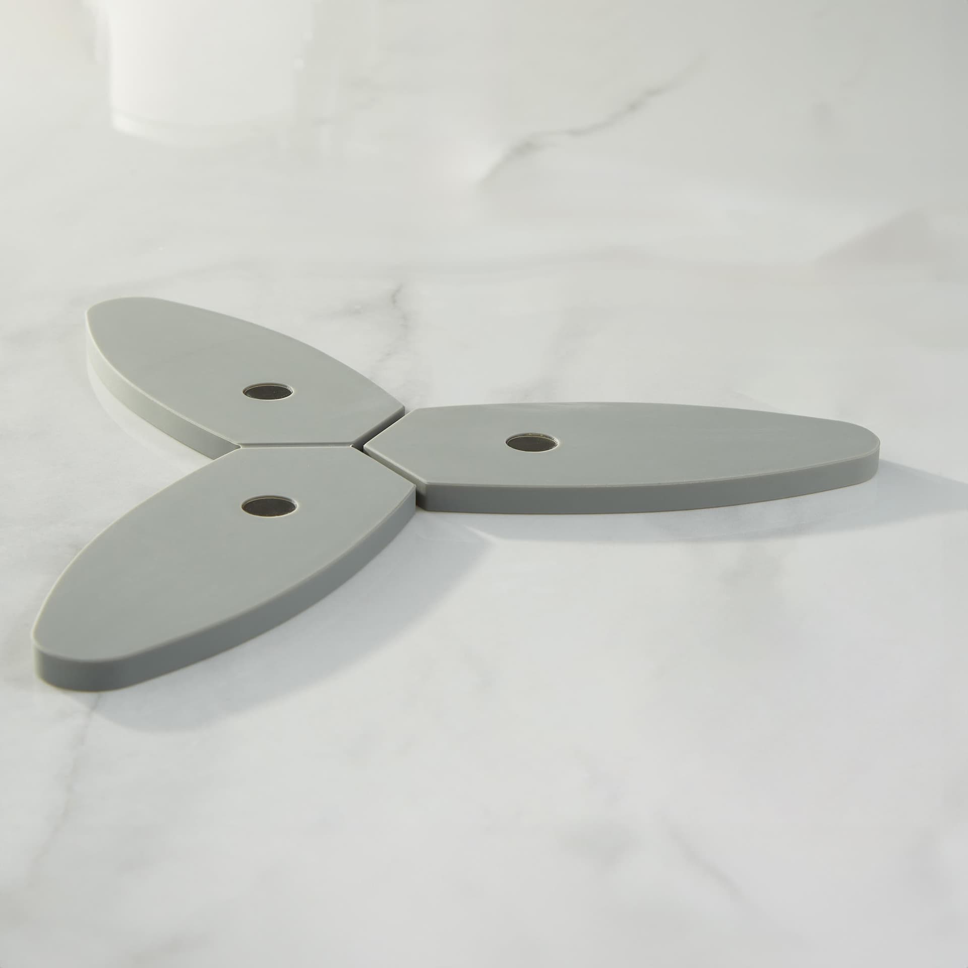 Leo Balance 9.5" Foldable Magnetic Trivet, Sage