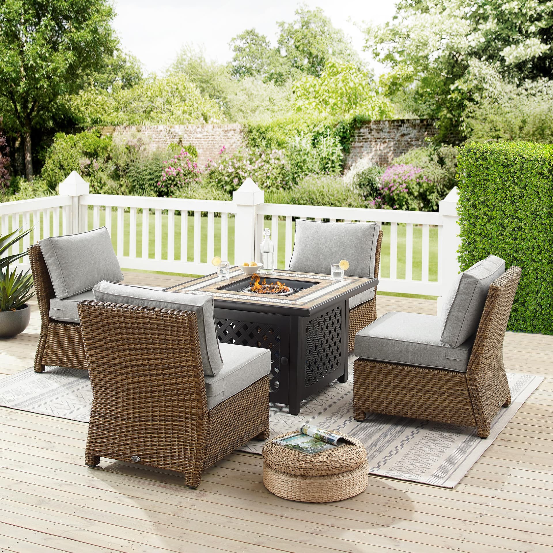 Bradenton 5Pc Outdoor Wicker Conversation Set W/Fire Table