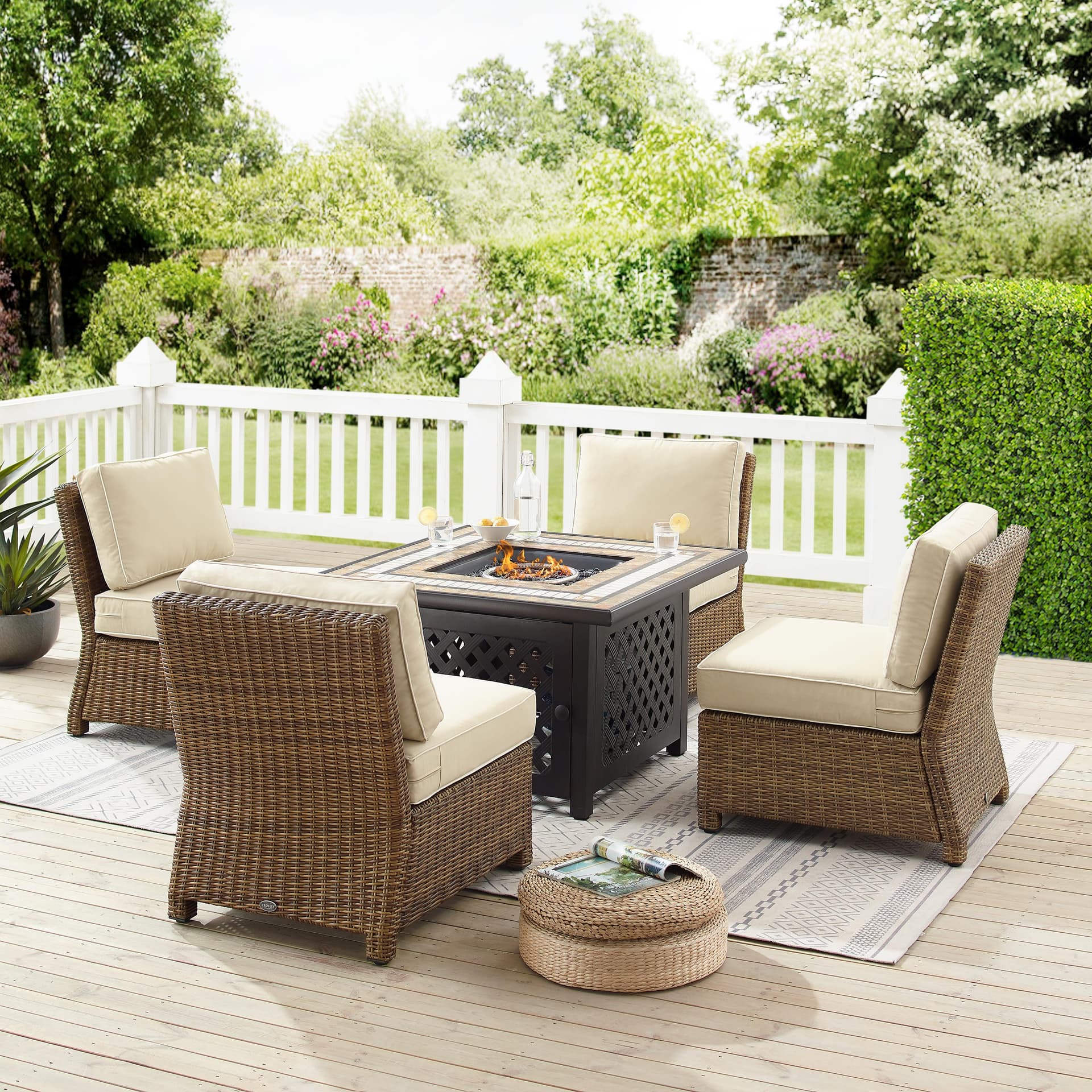 Bradenton 5Pc Outdoor Wicker Conversation Set W/Fire Table