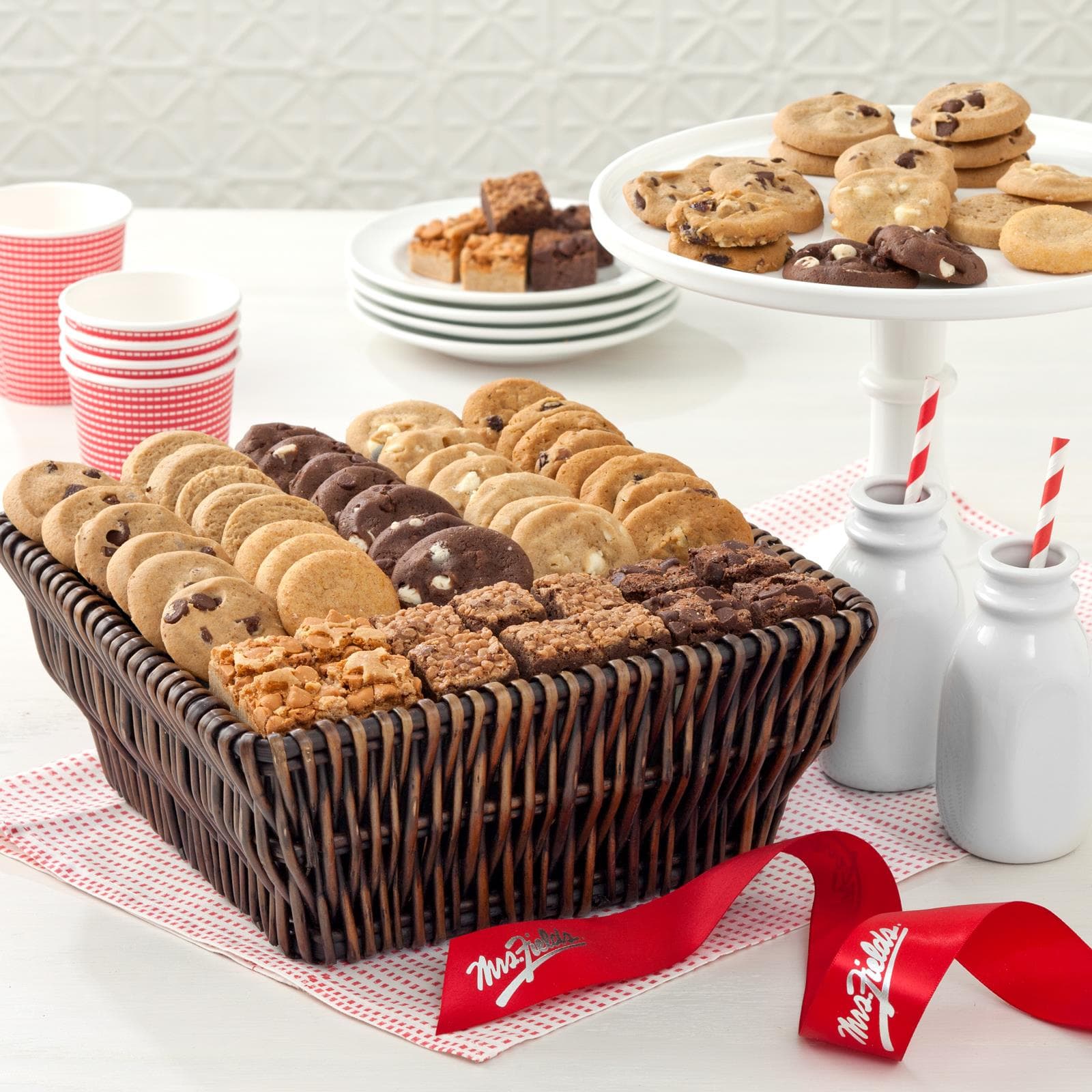 White 126 Nibblers Basket