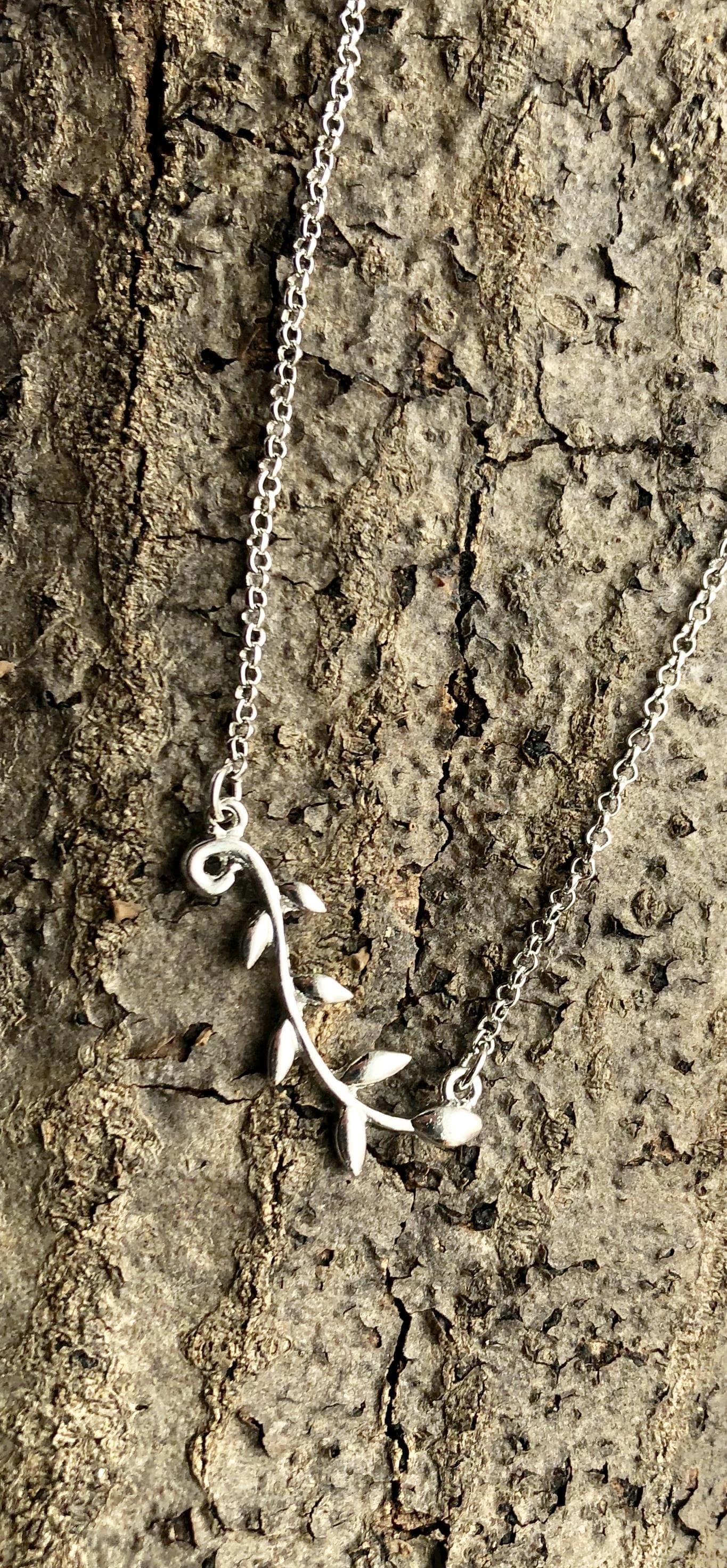 Branch Bar Necklace