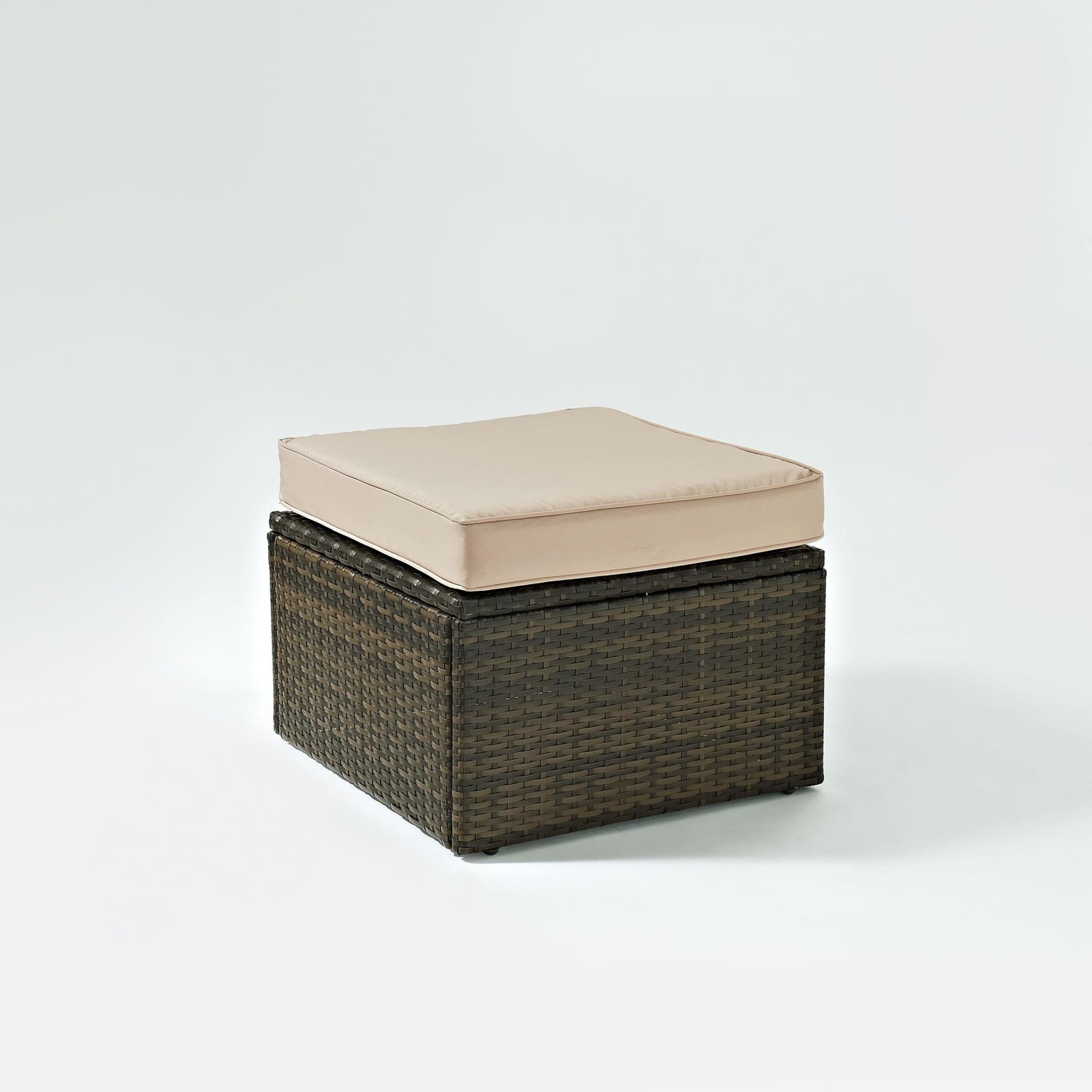 Palm Harbor Wicker Outdoor Ottoman