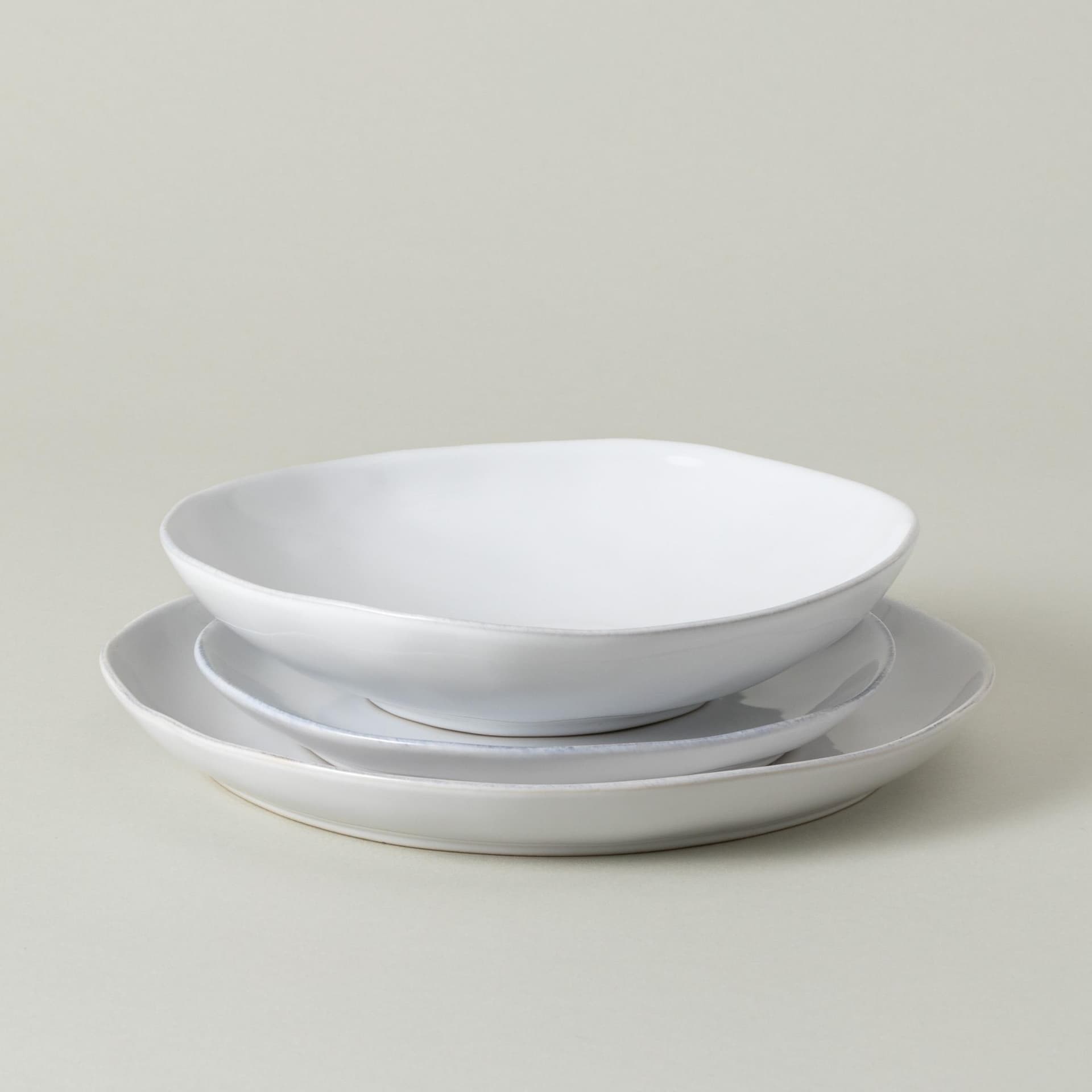 Livia Place Setting Set w/ pasta bowl Size 18 Pieces