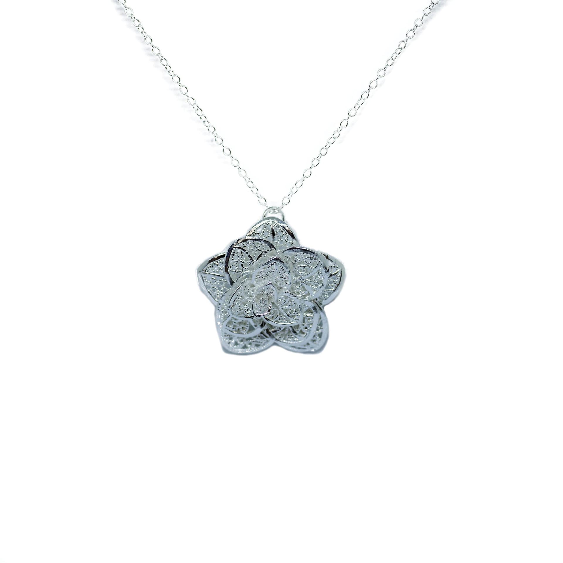 Oversized Flower Pendant Necklace in Silver