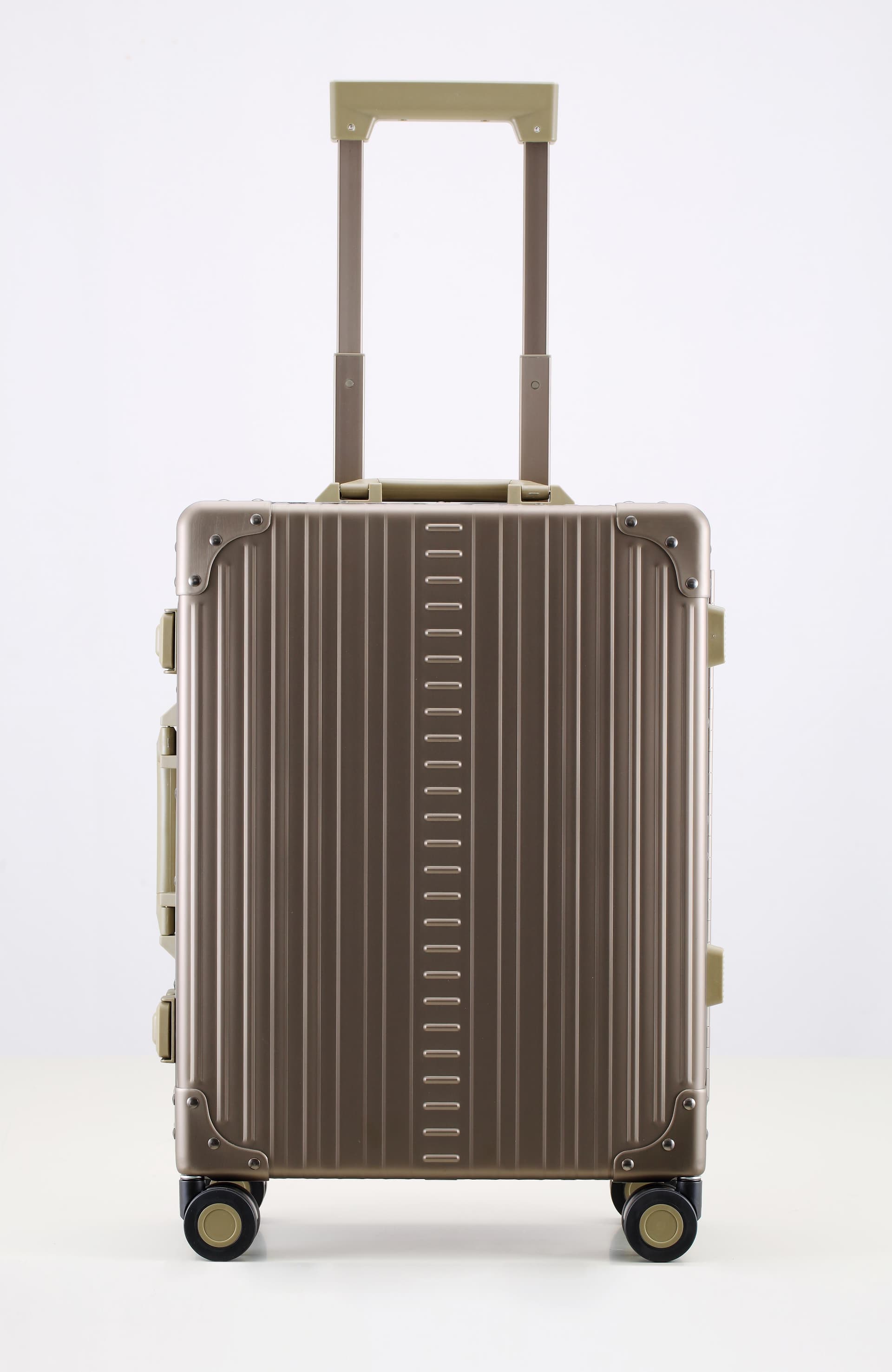 Aleon 21" International Carry-On Aluminum Hardside Luggage (Bronze)