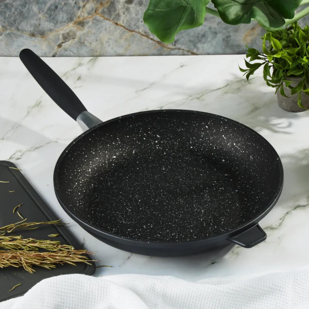 EuroCAST 12.25" Fry Pan