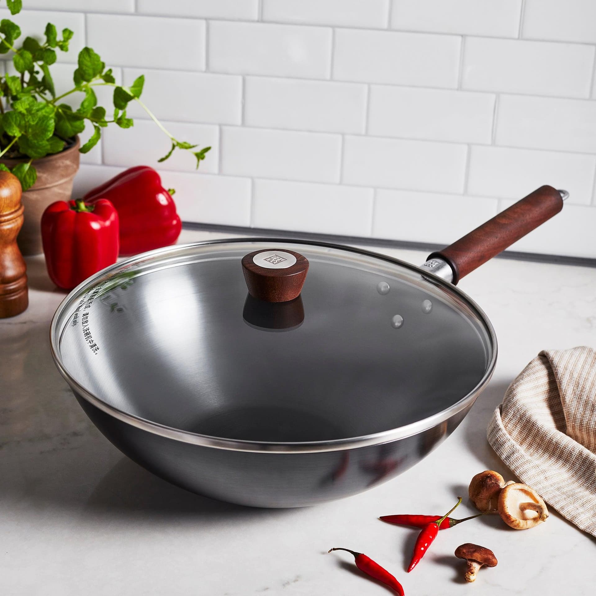 Dragon 12" Carbon Steel Wok w/ Lid
